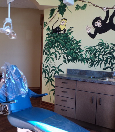 Smile 4 Kids monkey mural